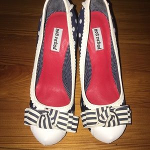 Size 6: not rated heels👠